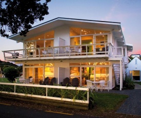 Hananui Lodge and Apartments