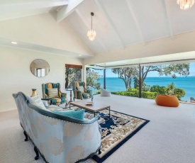 Northshore Cliff-Top Hideaway, Expansive Sea Views