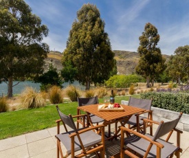 Sunhaven Lakeside - Cromwell Holiday Home