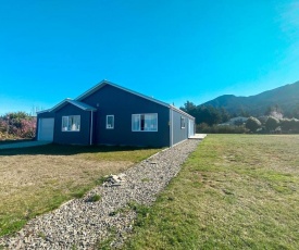 Peaceful Warm and Sunny in Lake Hawea