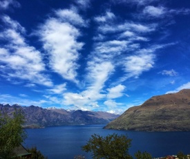 Awesomely Wicked Queenstown Home