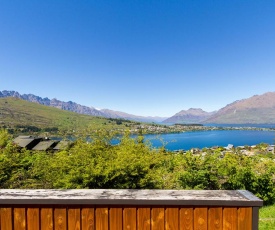 Fantail on Goldleaf - Queenstown Holiday Home