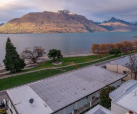 Lakeside Backpackers