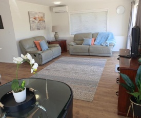 Private 2 Bedroom Apartment Castor Bay Auckland