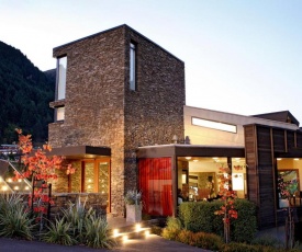 Queenstown Park Boutique Hotel