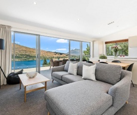 Remarkable Views on Goldrush Way - Queenstown Holiday Home