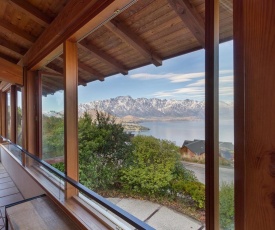 Vista Retreat - Queenstown Holiday Home