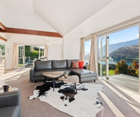 Wakatipu Views - Queenstown Holiday Home