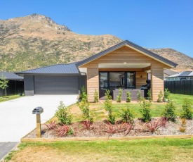 Wanderlust - Queenstown Holiday Home