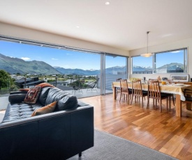 Alpine Attitude - Wanaka Holiday Home