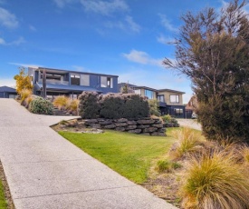 Bremner Bay Bliss - Wanaka Downstairs Holiday Unit