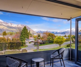 Bremner Bay Views - Wanaka Upstairs Holiday Unit