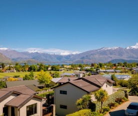 Kings View - Wanaka Holiday Home