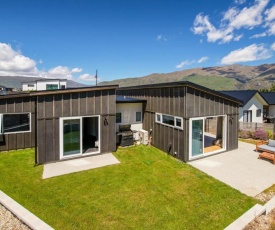 Kirimoko Retreat - Wanaka Holiday Home