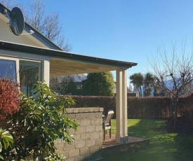 Meadowstone Executive Villa Close to Lake Wanaka