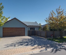 Meadowstone Family Retreat - Wanaka Holiday Home