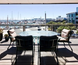 QV Lavish Waterfront Apartment