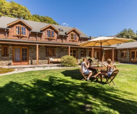 Wanaka Homestead Lodge & Cottages