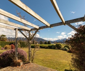 Kepler Retreat - Te Anau Holiday Home