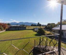 Milford House - Te Anau Holiday Home