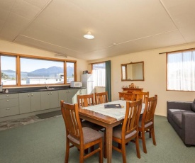 Parklane House - Te Anau Holiday Home