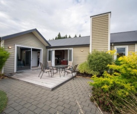 Southland Sounds - Te Anau Holiday Home