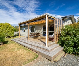 Takahe Cabin - Te Anau Holiday Home