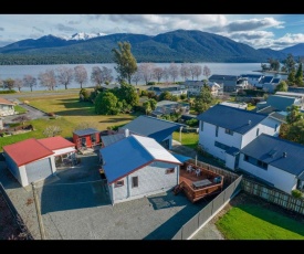 Te Anau Holiday Home - Free WIFi - Free Bikes & Kayaks - Short Walk to Lake & Town - Top Views