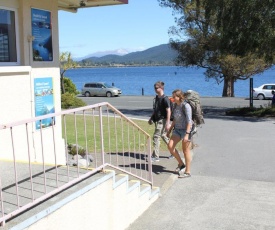 Te Anau Lakefront Backpackers