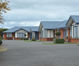 Tudor Lodge Motel