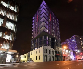 Ramada Suites Victoria Street West