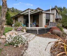 Hillside Hideaway - Kaiteriteri Holiday Home