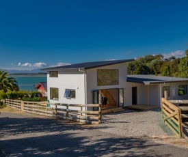 Tapu Bay Treasure - Kaiteriteri Holiday Home