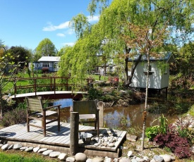 Cabins on Tudor bed & breakfast