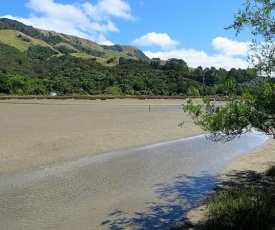 Kokopu Cabin - Pakawau Beach Bach