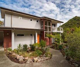 Te Wharepuni - Tata Beach Holiday Home