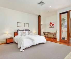 Spacious One Bedroom in The Heritage Hotel!