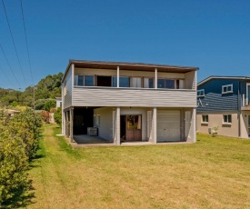 Beach Side at Cooks - Cooks Beach Holiday Home