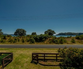 Over the Dunes - Cooks Beach Holiday Home