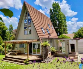 Wooden A-frame by the city and river 隐于市区和林涧的童话木屋