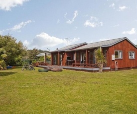 Castleview Getaway Matarangi - Matarangi Holiday Home