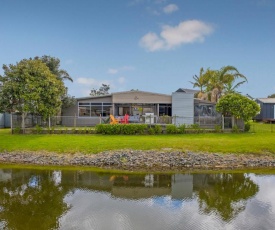 Sanctuary By The Water - Matarangi Holiday Home