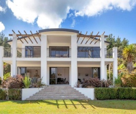 Augusta Grand Pauanui, a Golfers Dream House