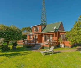 Sea Breeze Sanctuary - Pauanui Holiday Home