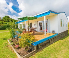 Calypso Cottage with Wifi - Raglan Holiday Home