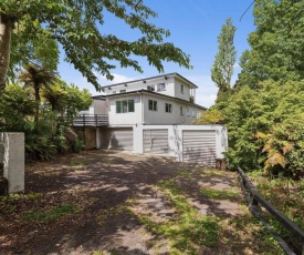 Western Panorama - Rotorua Holiday Home