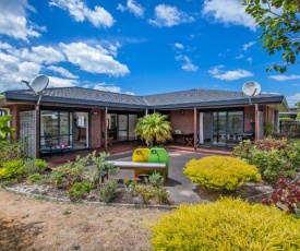 Bream Bay Bach - Ruakaka Holiday Home