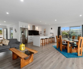 Kihi Retreat - Ruakaka Holiday Home