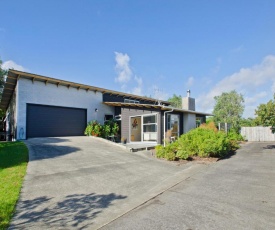 The Beach House - Ruakaka Holiday Home