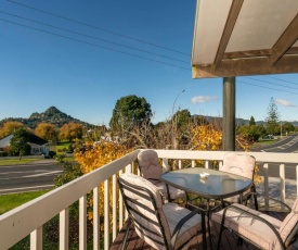 5 o'clock Somewhere - Tairua Holiday Home